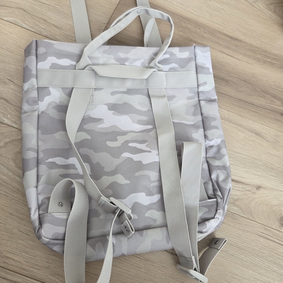 Pink Camo Backpack - Picture 5 of 10